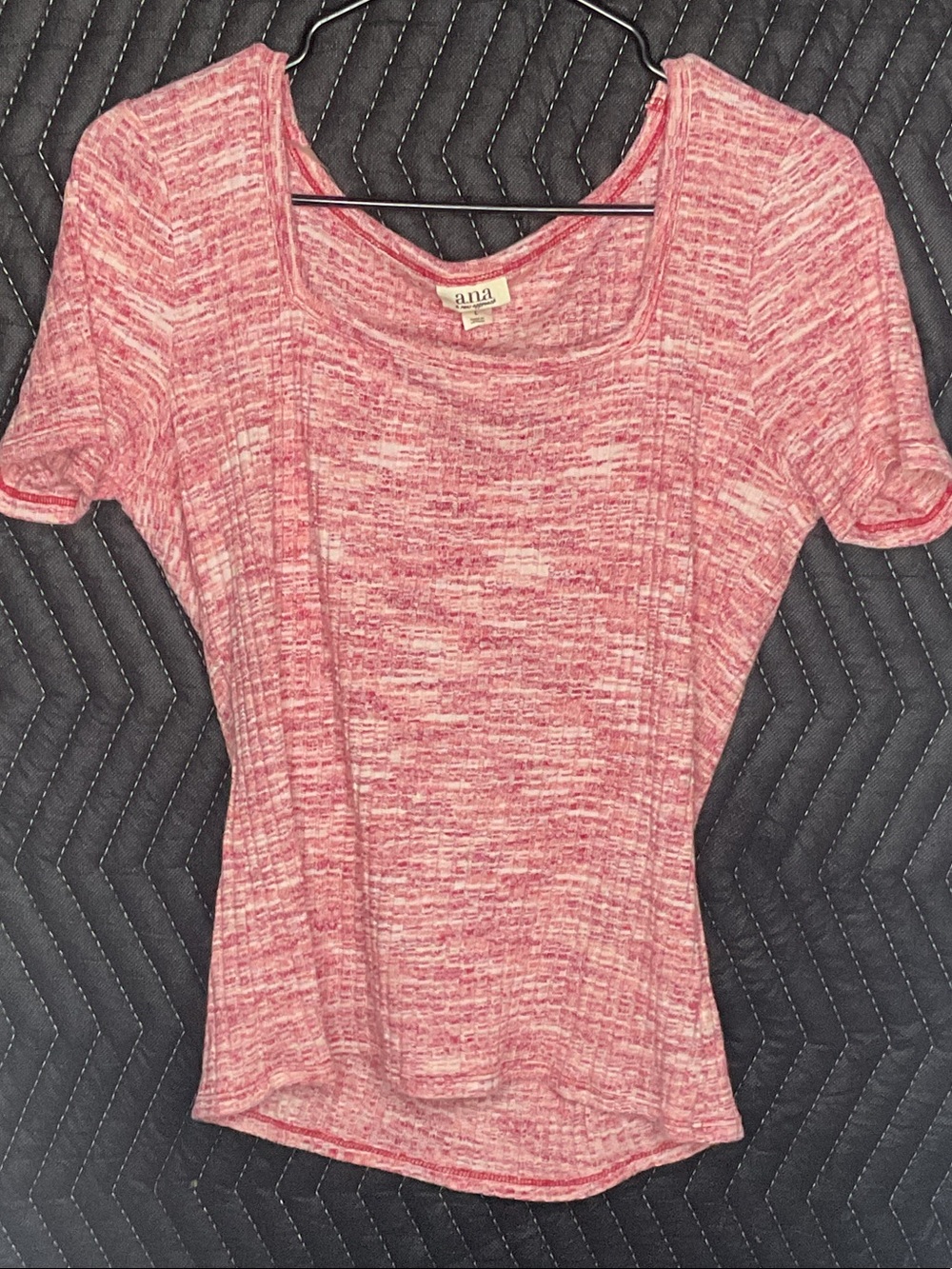 a.n.a Heathered Pink Short Sleeve Scoop Neck Top